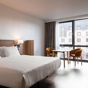Superior Guest room 1 King Street view